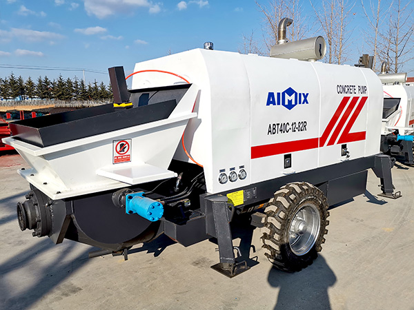 concrete lorry with pump